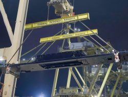 PT INKA Kukuhkan Dominasi Global: Pengiriman Platform Lokomotif ke-14 untuk Australia Tuntas di Penghujung 2025