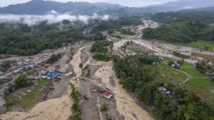 Tensi Meningkat: Pemprov Sumbar dan Walhi Bersitegang Soal Akar Bencana dan Tanggung Jawab Lingkungan