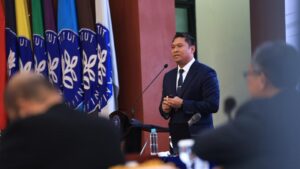 Transformasi BUMN: Wamentan Sudaryono Raih Doktor IPK 4.0 dengan Strategi Holdingisasi Pupuk yang Efisien dan Berdampak Nyata