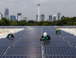 Badai Tarif Panel Surya AS: Indonesia Bersiap Hadapi Ujian Kritis Industri Hijau